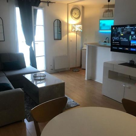 Appartement Place Toscane Serris Esterno foto