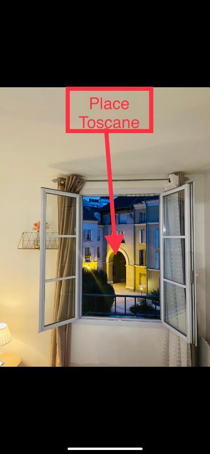 Appartement Place Toscane Serris Esterno foto